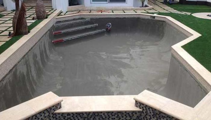 چسب مناسب برای آب بندی استخر